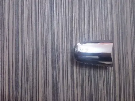 Оригинальная задняя заглушка ручки передней двери на Nissan Patrol Y62 за 20 000 тг. в Алматы