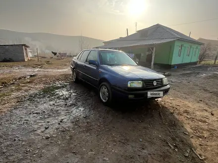 Volkswagen Vento 1994 года за 800 000 тг. в Шымкент – фото 2