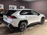 Toyota RAV4 2020 года за 17 500 000 тг. в Караганда