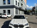 BMW X6 2022 года за 62 000 000 тг. в Астана