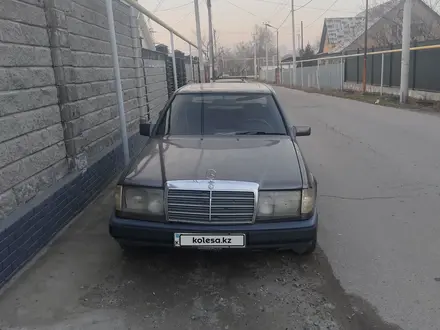 Mercedes-Benz E 230 1989 года за 610 000 тг. в Алматы – фото 2