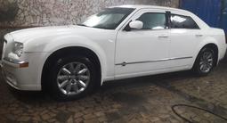 Chrysler 300C 2005 года за 4 900 000 тг. в Астана – фото 2