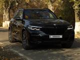 BMW X5 2022 года за 50 000 000 тг. в Уральск