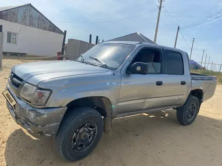 Toyota Hilux 2004 года за 3 300 000 тг. в Кульсары – фото 3