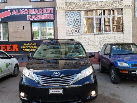 Toyota Sienna 2011 года за 8 500 000 тг. в Астана