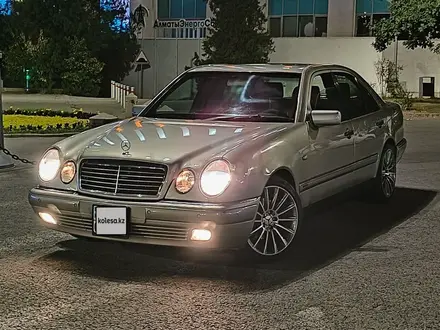 Mercedes-Benz E 280 1997 года за 3 800 000 тг. в Алматы