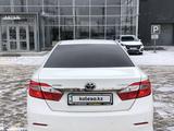 Toyota Camry 2014 года за 9 500 000 тг. в Атырау – фото 2