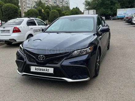 Toyota Camry 2021 года за 13 500 000 тг. в Уральск