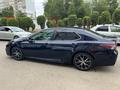 Toyota Camry 2021 года за 13 500 000 тг. в Уральск – фото 8