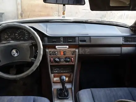 Mercedes-Benz E 260 1988 года за 800 000 тг. в Астана – фото 5