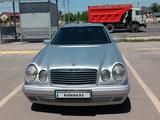 Mercedes-Benz E 200 1999 года за 2 850 000 тг. в Шымкент