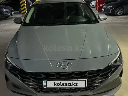 Hyundai Elantra 2021 года за 10 300 000 тг. в Астана – фото 2