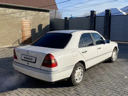 Mercedes-Benz C 220 1995 года за 1 900 000 тг. в Есик – фото 4