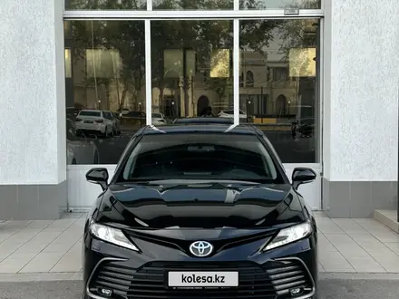 Toyota Camry 2021 года за 13 800 000 тг. в Шымкент – фото 2