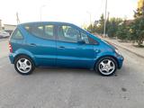 Mercedes-Benz A 190 2001 годаүшін2 500 000 тг. в Караганда – фото 2