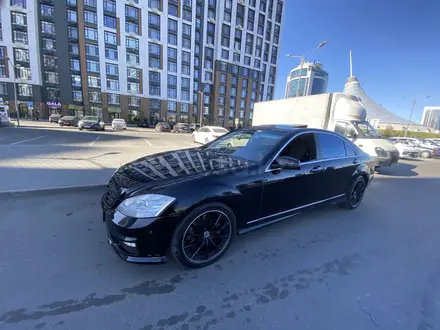 Mercedes-Benz S 500 2008 года за 6 500 000 тг. в Астана – фото 2
