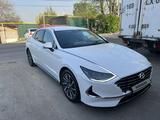 Hyundai Sonata 2021 года за 13 000 000 тг. в Алматы – фото 2