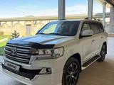 Toyota Land Cruiser 2017 года за 35 000 000 тг. в Шымкент