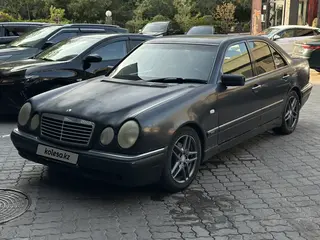 Mercedes-Benz E 280