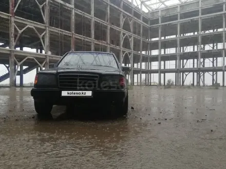 Mercedes-Benz E 200 1995 года за 1 900 000 тг. в Астана – фото 7