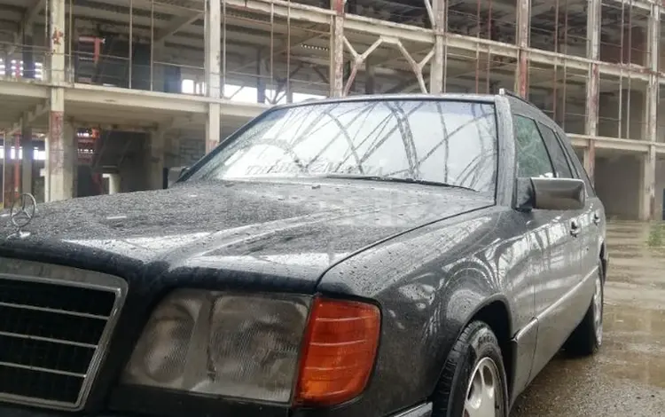 Mercedes-Benz E 200 1995 года за 1 900 000 тг. в Астана