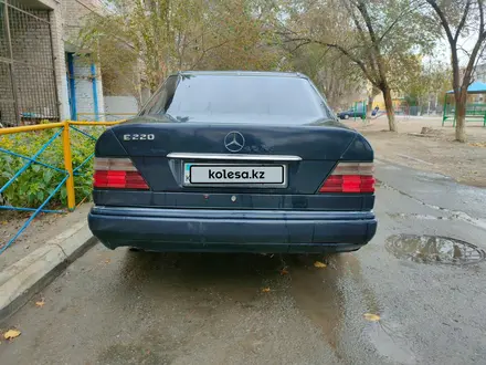 Mercedes-Benz E 220 1994 года за 1 850 000 тг. в Кызылорда – фото 3