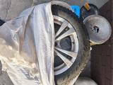 Шины с дисками 185/60R15 за 200 000 тг. в Бесагаш