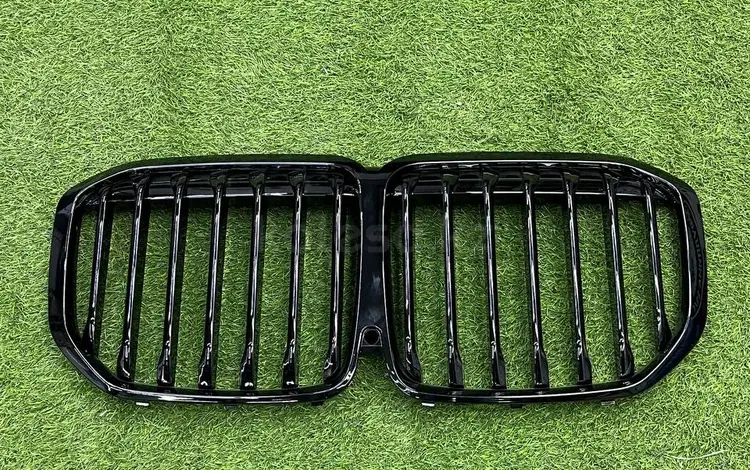 РЕШЕТКА РАДИАТОРА НА BMW G07 за 45 000 тг. в Астана