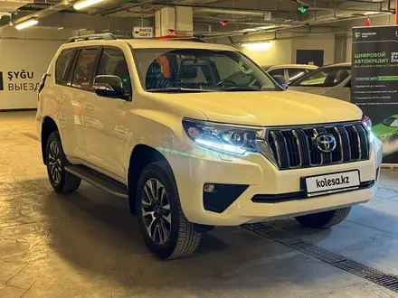 Toyota Land Cruiser Prado Prestige 4.0 2023 года за 37 800 000 тг. в Алматы – фото 24