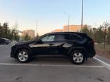 Toyota RAV4 2019 годаүшін11 700 000 тг. в Караганда – фото 3