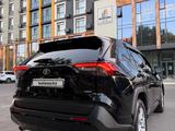 Toyota RAV4 2019 годаүшін11 700 000 тг. в Караганда – фото 4