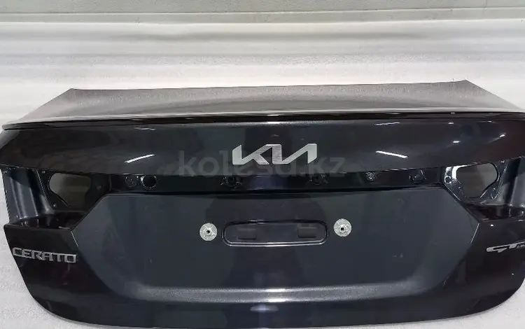 Крышка багажника за 300 000 тг. в Астана