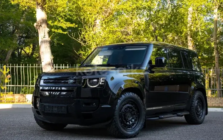 Land Rover Defender 2021 года за 50 000 000 тг. в Караганда