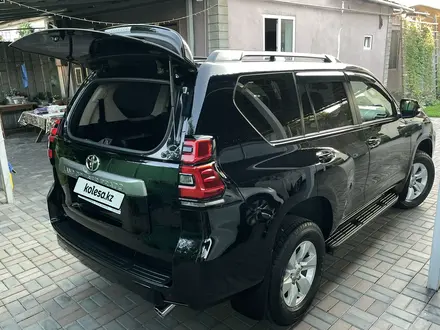 Toyota Land Cruiser Prado 2020 года за 22 650 000 тг. в Алматы – фото 21