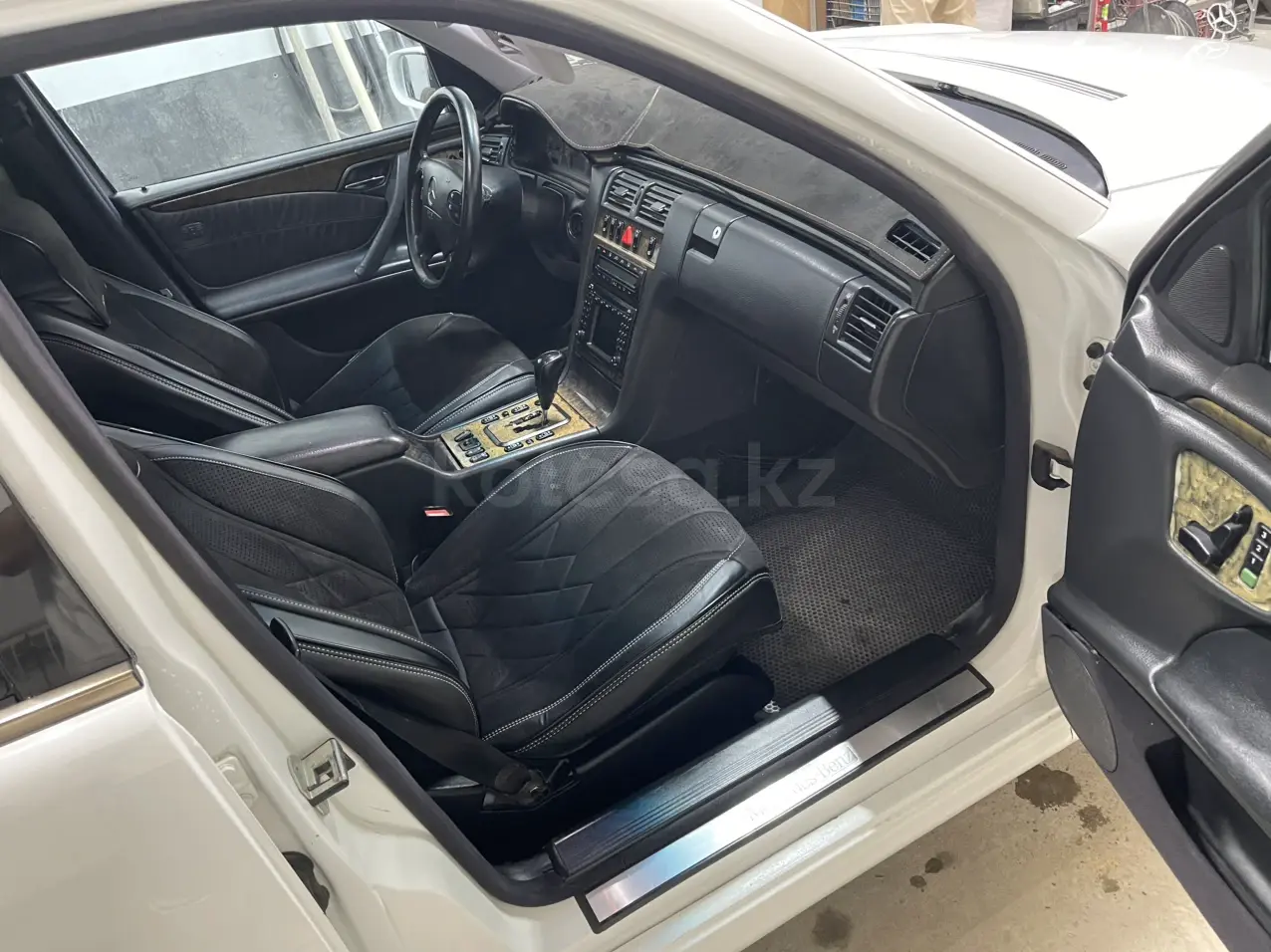 Mercedes-Benz E-Class, 2001