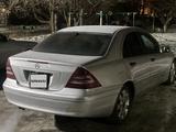 Mercedes-Benz C 200 2001 годаfor2 450 000 тг. в Костанай – фото 3