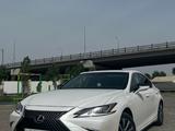 Lexus ES 250 2018 года за 17 500 000 тг. в Атырау