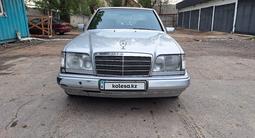 Mercedes-Benz E 220 1993 года за 1 950 000 тг. в Алматы