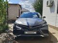 Toyota Camry 2022 года за 14 000 000 тг. в Актобе
