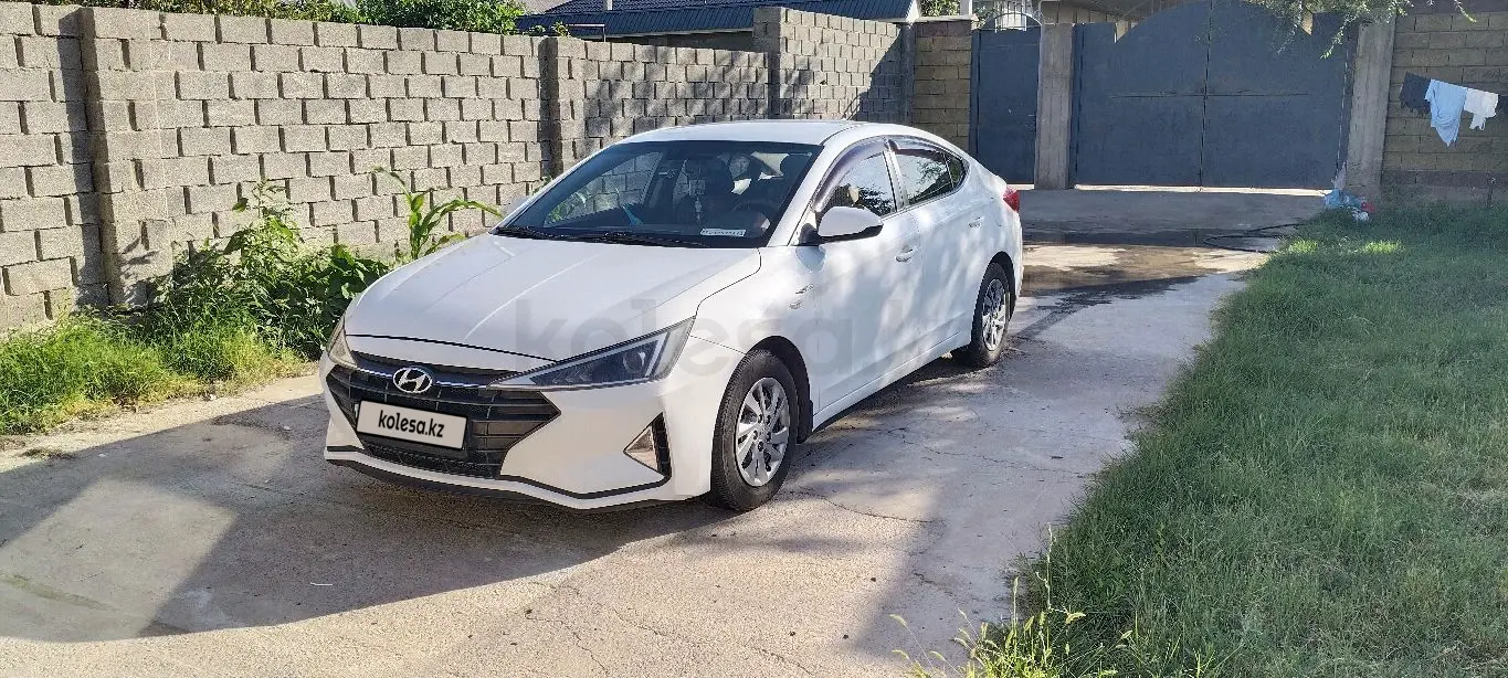 Hyundai Elantra, 2019