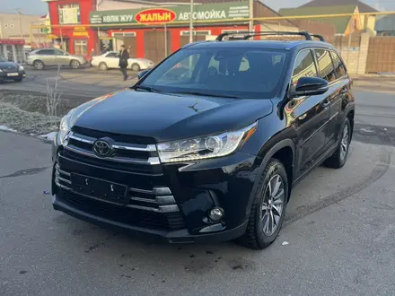 Toyota Highlander 2019 года за 17 299 000 тг. в Алматы