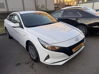 Hyundai Elantra, 2021