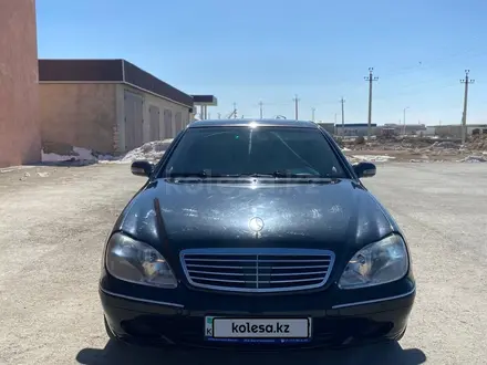 Mercedes-Benz S 320 2001 года за 3 500 000 тг. в Жанаозен