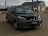 Toyota Sienna 2015 годаүшін10 500 000 тг. в Актау