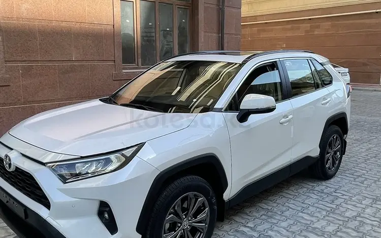 Toyota RAV4 2022 года за 20 800 000 тг. в Актау