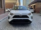 Toyota RAV4 2022 годаүшін20 800 000 тг. в Актау – фото 2