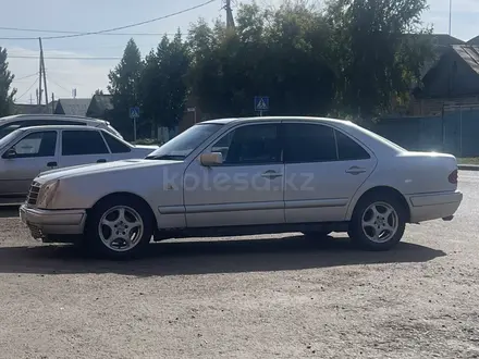 Mercedes-Benz E 230 1995 года за 2 200 000 тг. в Павлодар