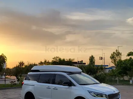 Kia Carnival 2017 года за 10 500 000 тг. в Жетысай – фото 33