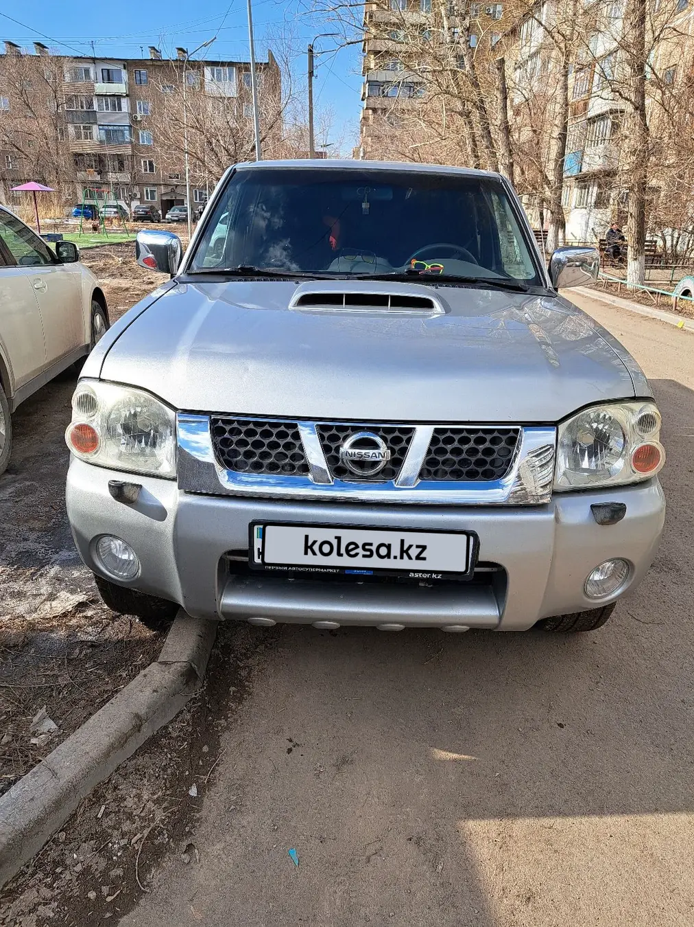 Nissan NP300, 2013
