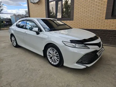 Toyota Camry 2019 года за 12 500 000 тг. в Кульсары